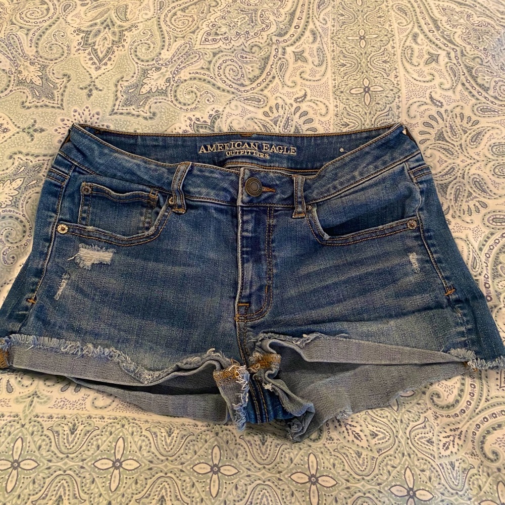 American Eagle Cuffed Denim Shorts Size 6